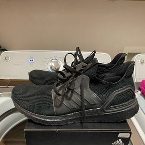 ADIDAS ULTRA BOOST 19